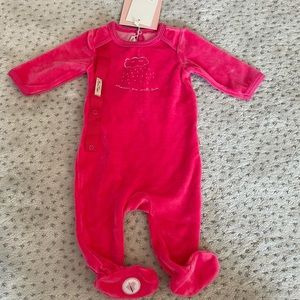 Mon Tresor Bébé 3m fuchsia velvet footie NEW w TAG